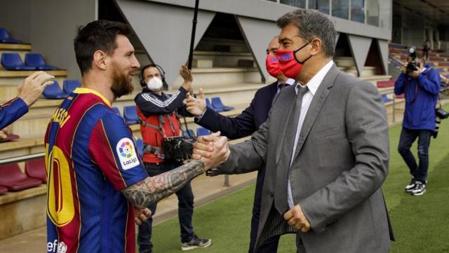 img_rruano_20210413-181958_imagenes_md_terceros_fcb_messi_laporta__w9a0966-kpLB-U493516083317XvD-980x554@MundoDeportivo-Web.jpg